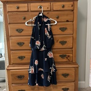 BB Dakota size 6 floral dress